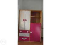 Vendo roupeiro para quarto de criança