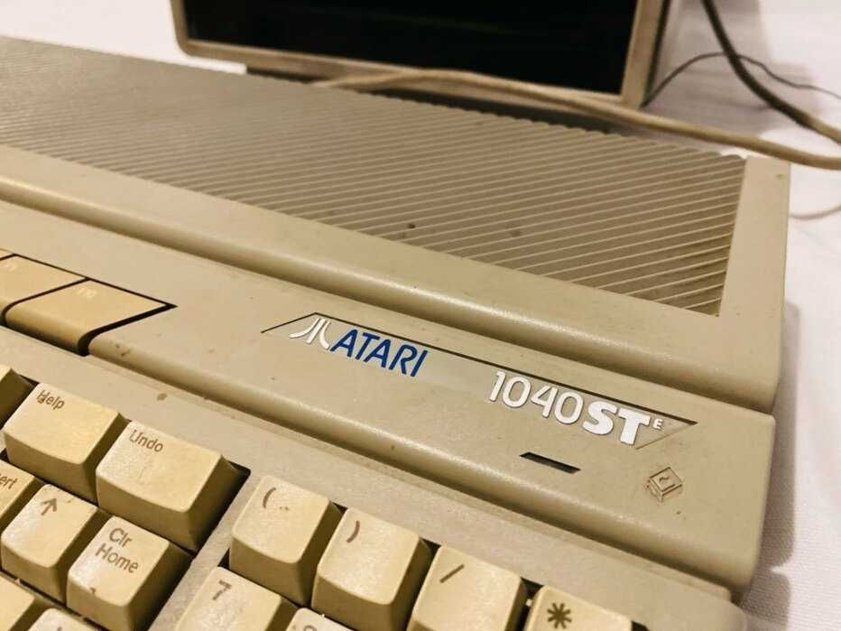 Komputer Atrai 1040 ST z monitorem