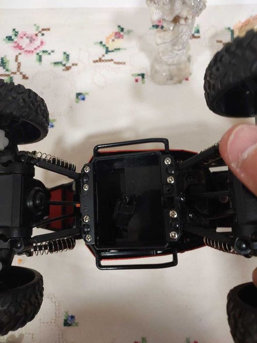 Продаю машинку на радіоуправлінні.