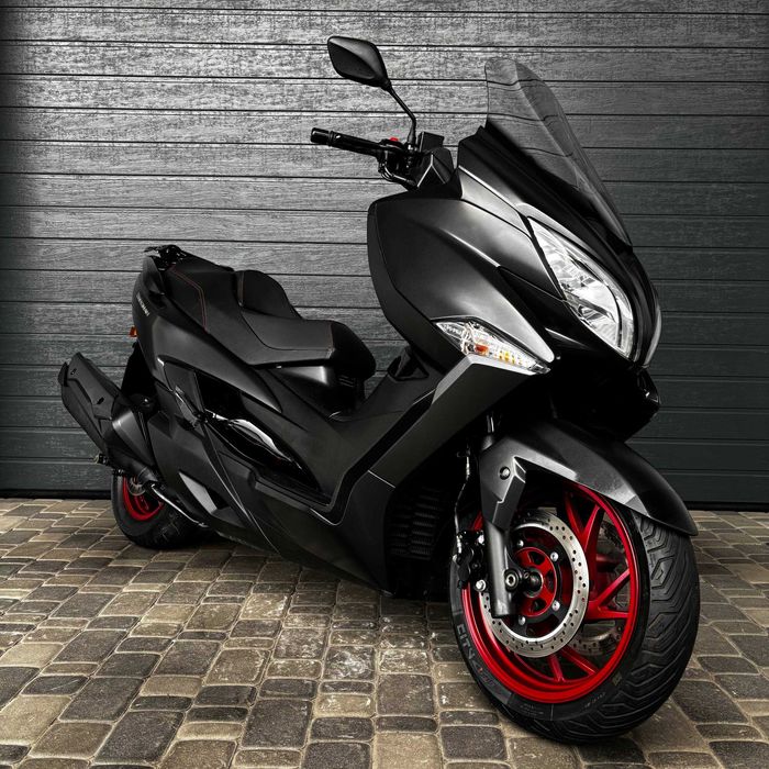 Продам максі-скутер Suzuki Burgman 400 (0298)