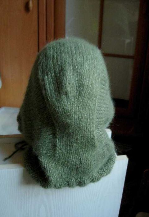 zielony kaptur fluffy balaclava z alpaki i kid-silka