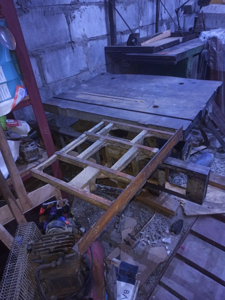 Циркулярка з кареткой