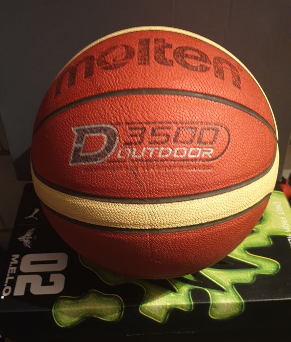 Piłka do koszykówki Molten D3500 rozm.6 outdoor