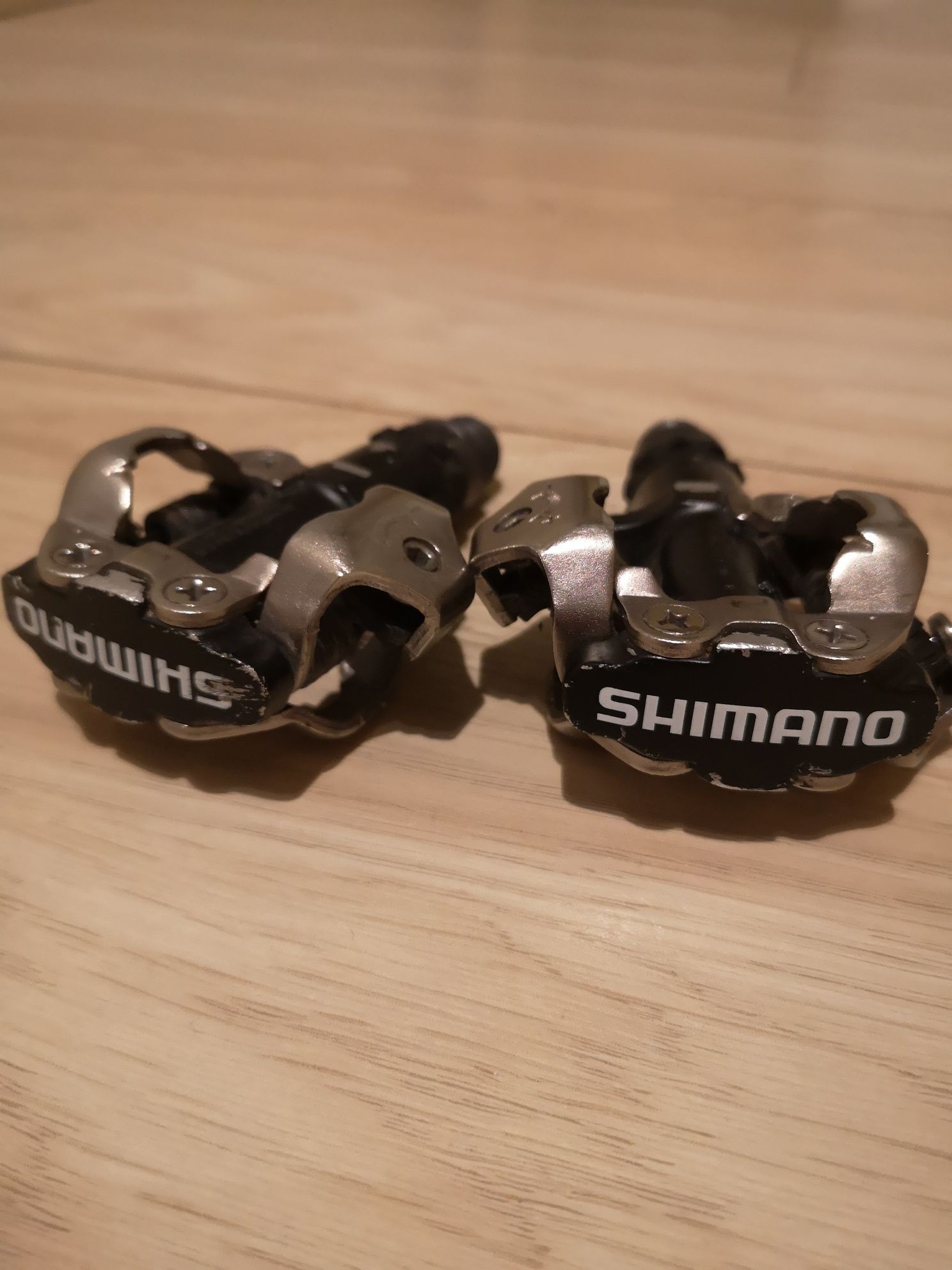 Buty z zapięciami Shimano