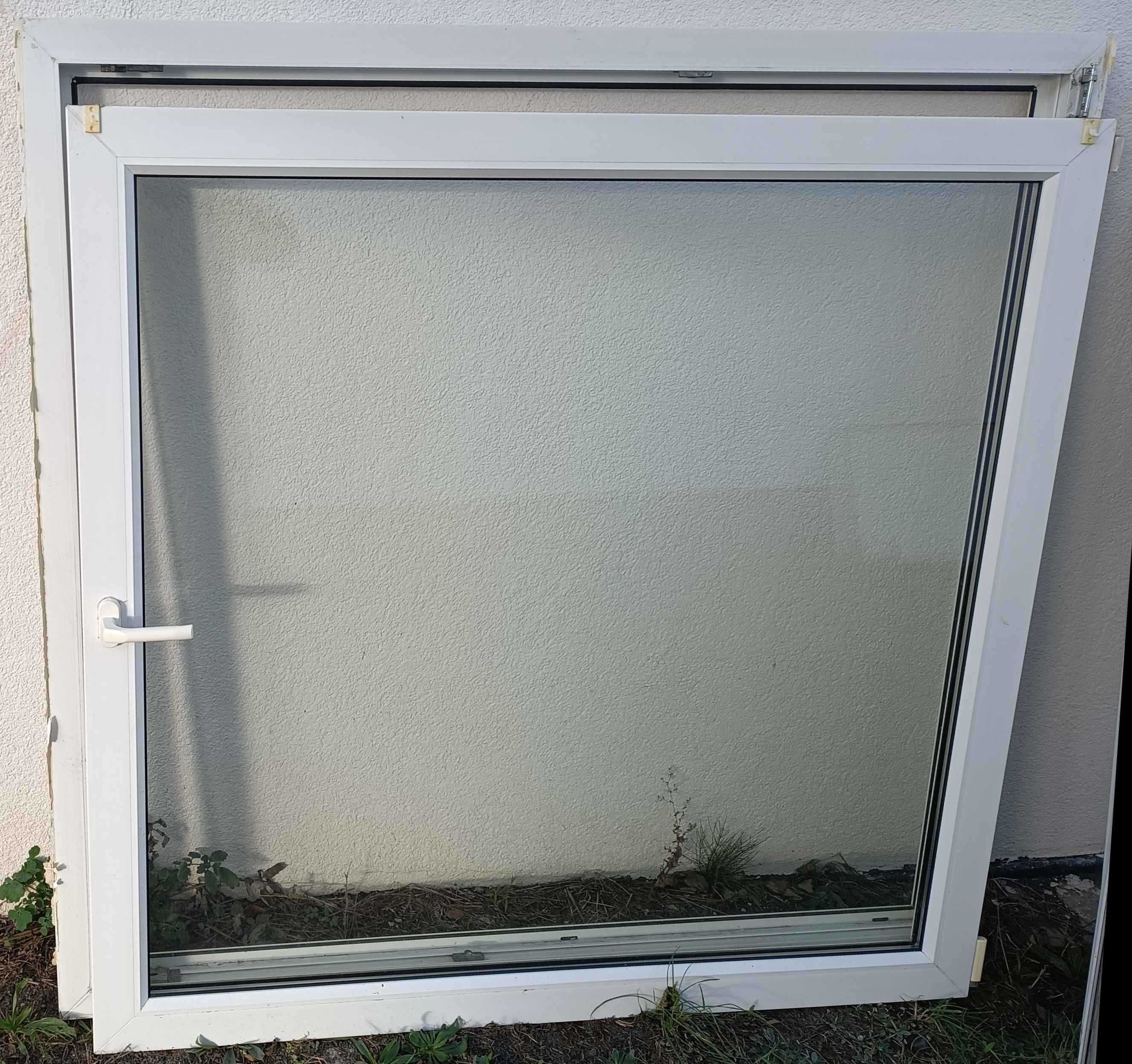 Okno 147x143 z demontażu jednoskrzydłowe, białe