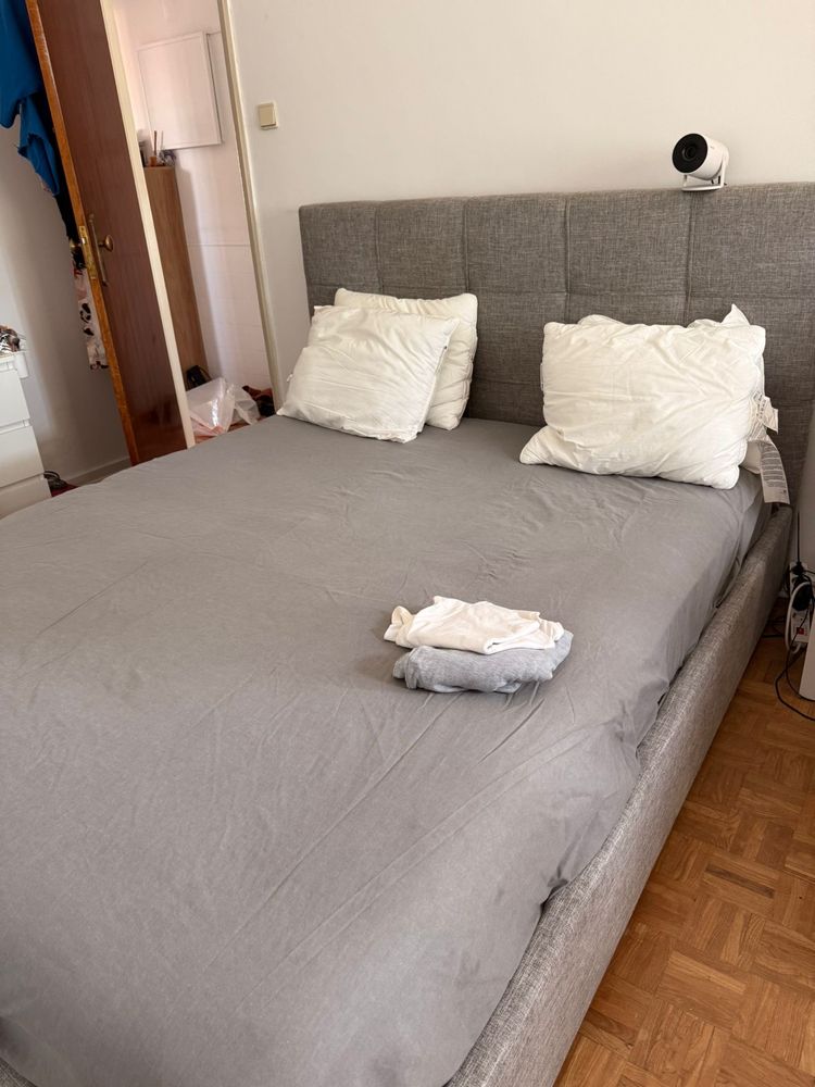 Cama de casal do tamanho King