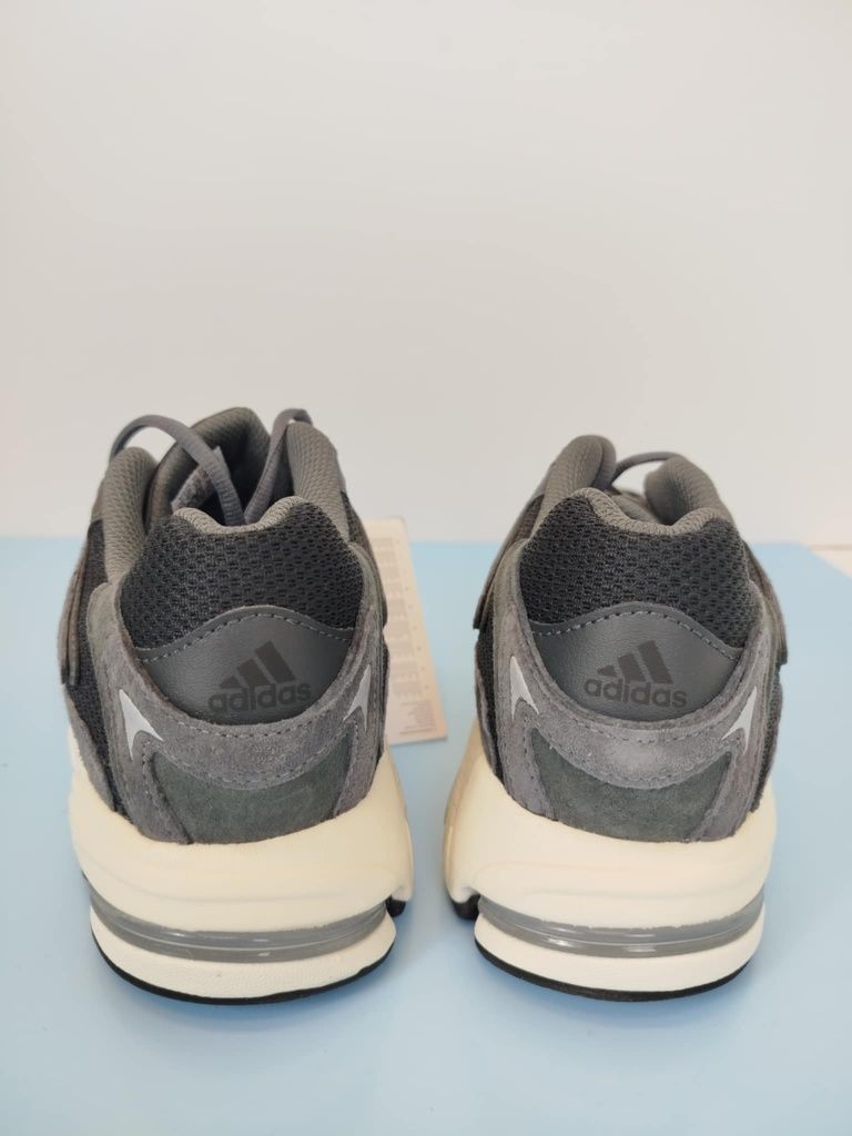 Buty Adidas Response CL w rozmiarze 44