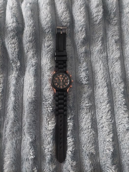 Nowy czarny zegarek damski