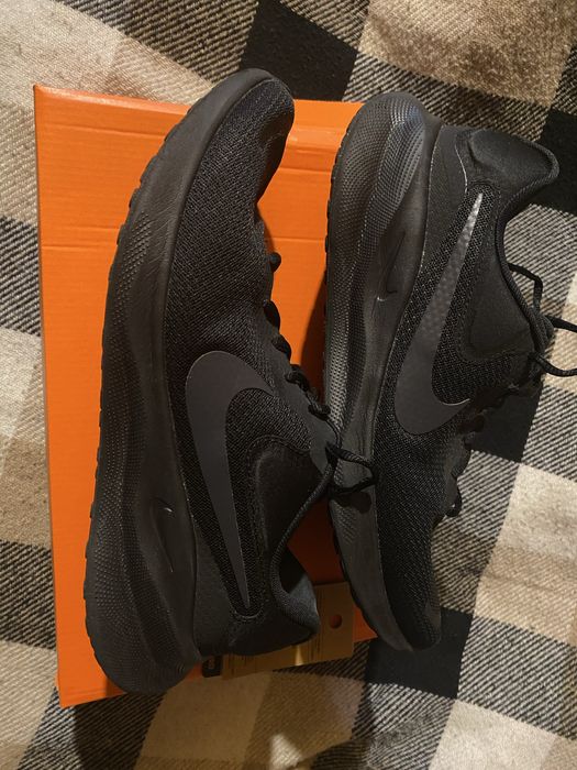 Чоловічі кросівки для бігу Nike Revolution 7 оригінал