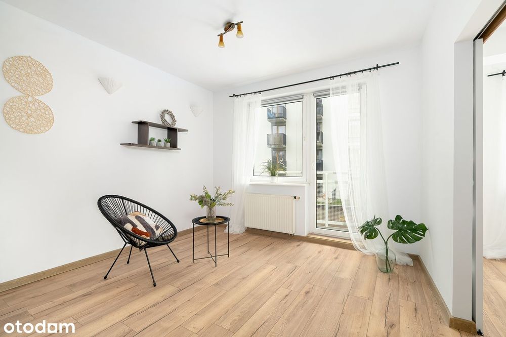 świeżo malowane z balkonem i windą