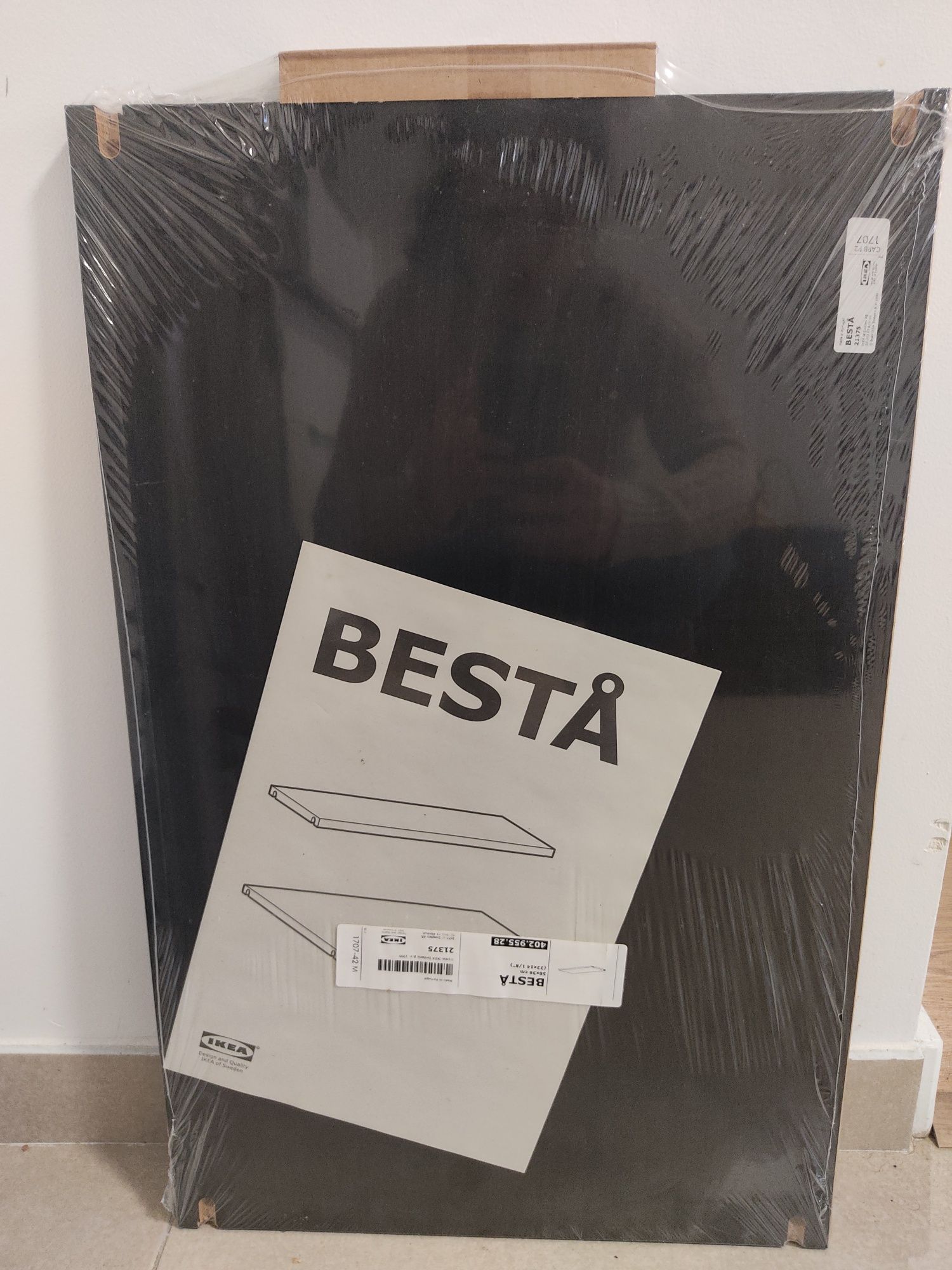 Prateleira BESTÅ Ikea Nova
Prateleira, preto-castanho, 56x36 cm
5€/ud