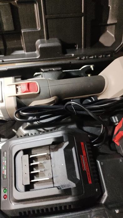 Шліфмашина болгарка акумуляторна crwn ct23026-125xs-4bmc