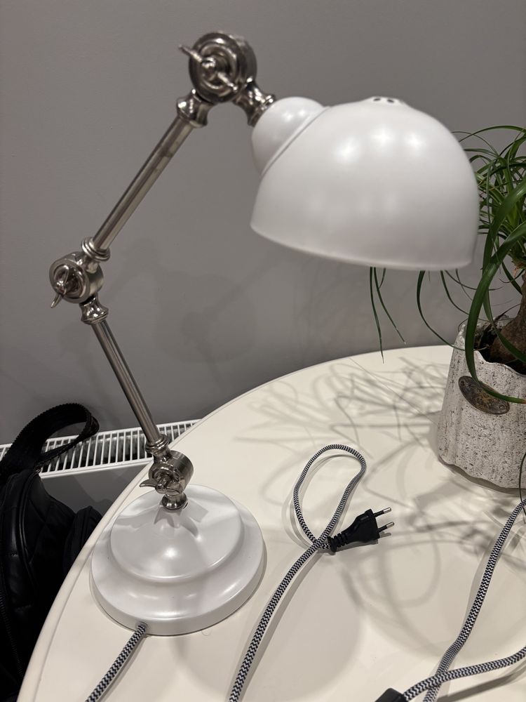 Lampka Ikea na biurko
