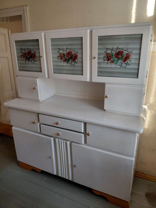 Sprzedam kredens  zabytkowy