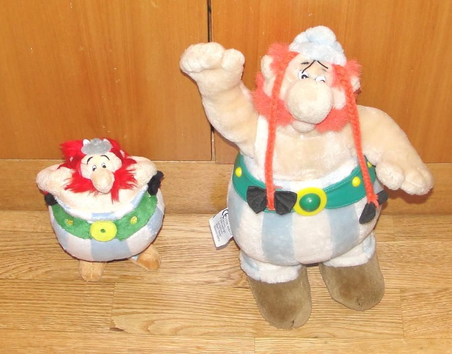 Vários bonecos peluche noddy taz carteiro Paulo obelix Leopoldina