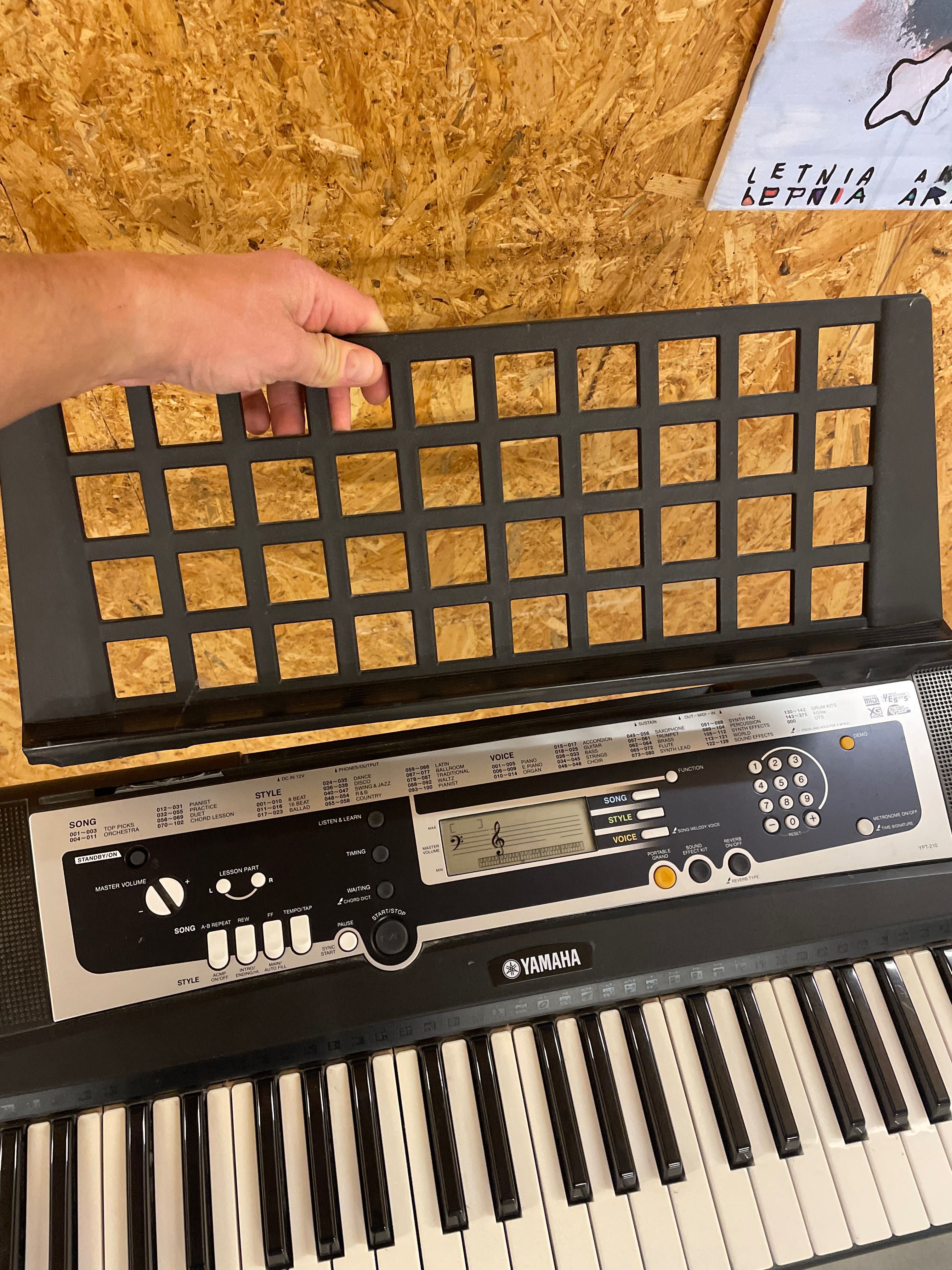 Keyboard yamaha ypt-210