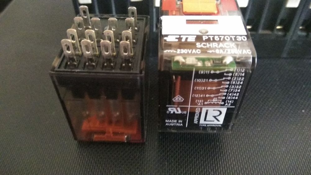 Реле 220V 6A с колодкой RT570T30, PT78742