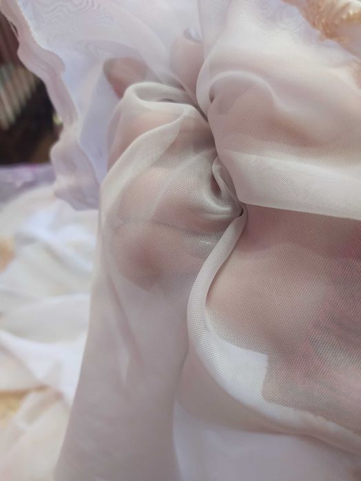 Продам тюль 2 шт 3,5 і=3,6 м за дві 350грн  і є ще такі штори