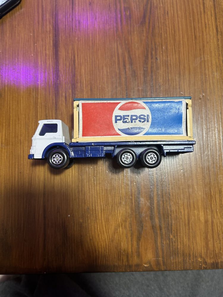 Matchbox Superkings Pepsi Cola Ford D