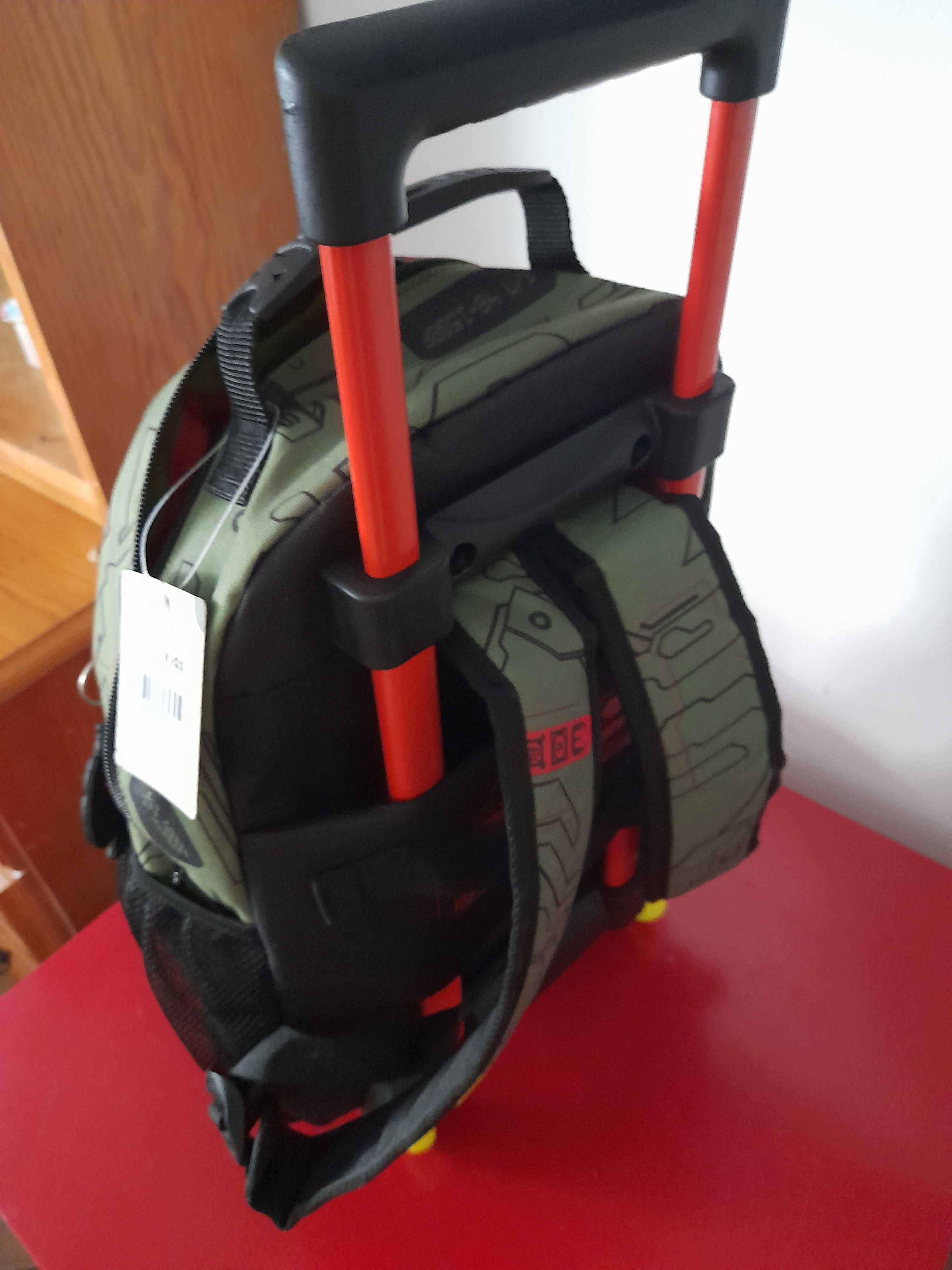 Trolley com rodas (por estrear)