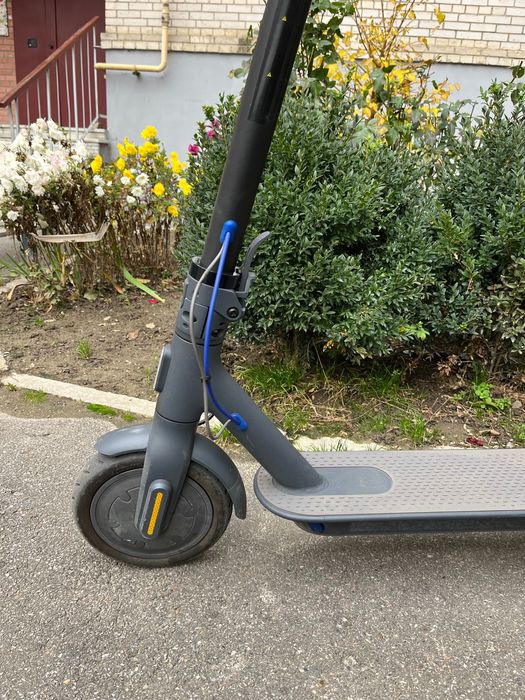 Електросамокат Xiaomi Mi Electric Scooter 3
