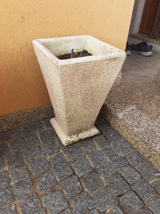 Vasos  de pedra  creme ou cinza