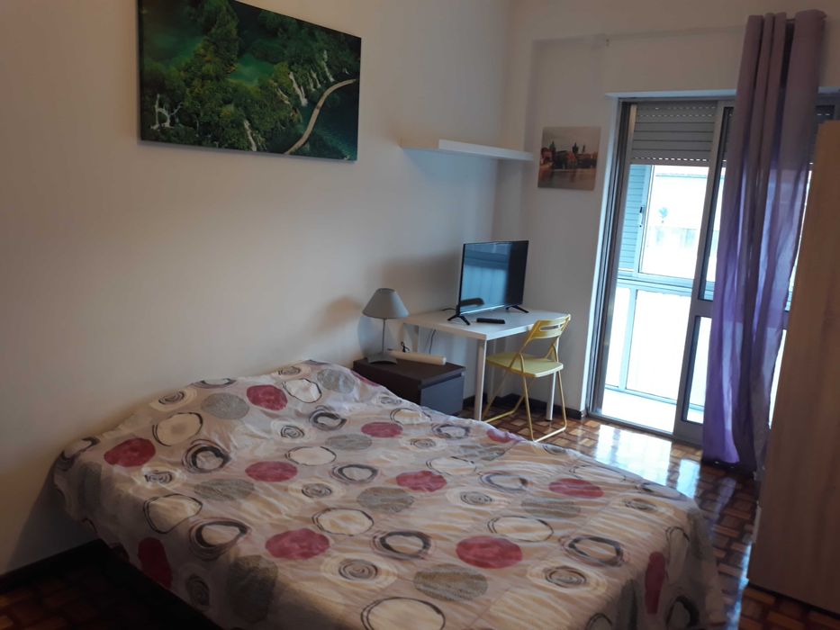 Quartos CASAL privado. Metro Saldanha, Centro Lisboa. LER TEXTO.