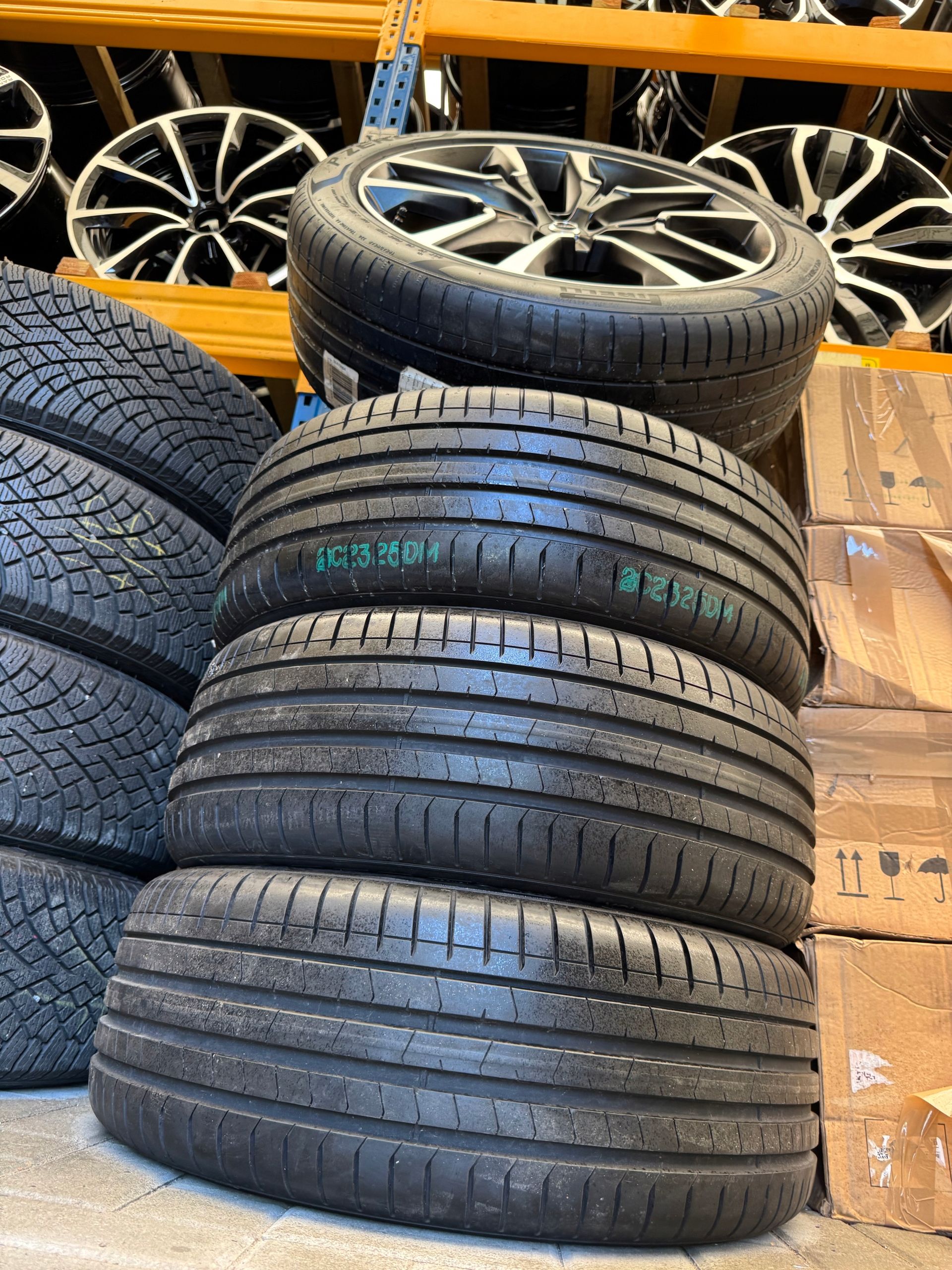 Kola Felgi 20 Volvo V90 V70 r Design Oem Opony Nowe !