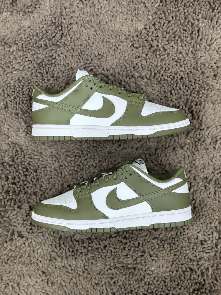 Nike Dunk Low ‘Medium Olive’