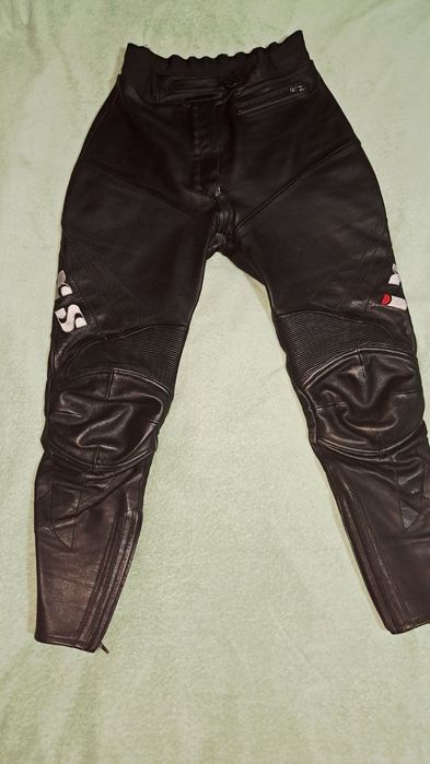 Кожанные мотоштаны IXS, в  отличном состоянии!