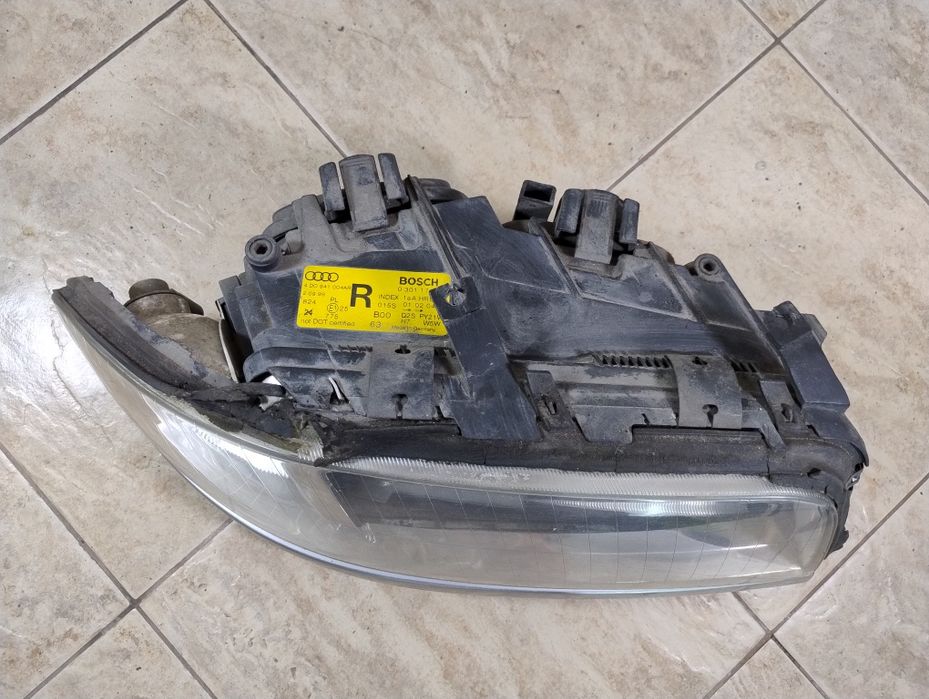 Audi a8 D2 lift reflektor prawy przód xenon Europa listwa wysyłka