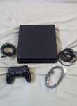 PS4 Slim 500 gb  2 comandos em ótimo estado
