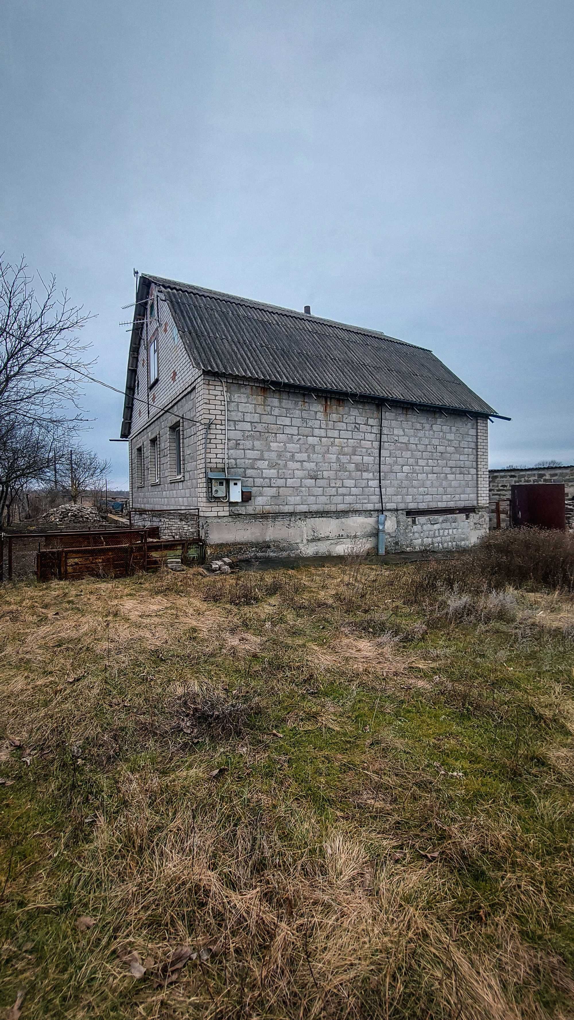 Продам двоповерховий дім в с. Анастасівка (35 км від Кривого Рогу)