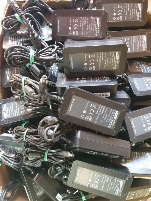 Зарядка зарядное блок питания живлення Samsung 14v/4.29a 60w оригінал