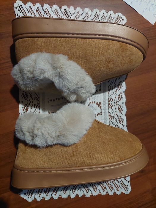 Nowe super ciepłe kapcie r42 długość wewnątrz 27cm,gruba podeszwa,lekk