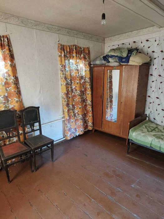 Продам дом с удобствами недалеко от метро Киевская.