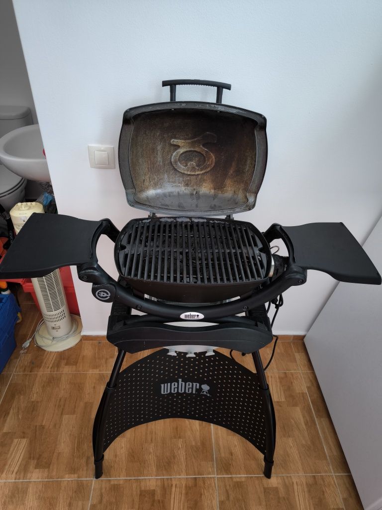 Barbecue Eléctrico Weber Q1400  com Mesa de Apoio e Capa Impermeável