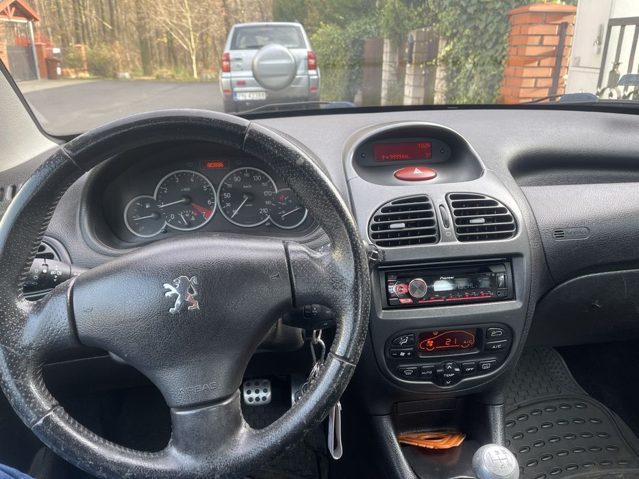 Sprzedam Peugeot 206 CC 1.6 2004