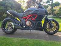 Ducati Diavel Carbon 1200 ABS Super stan