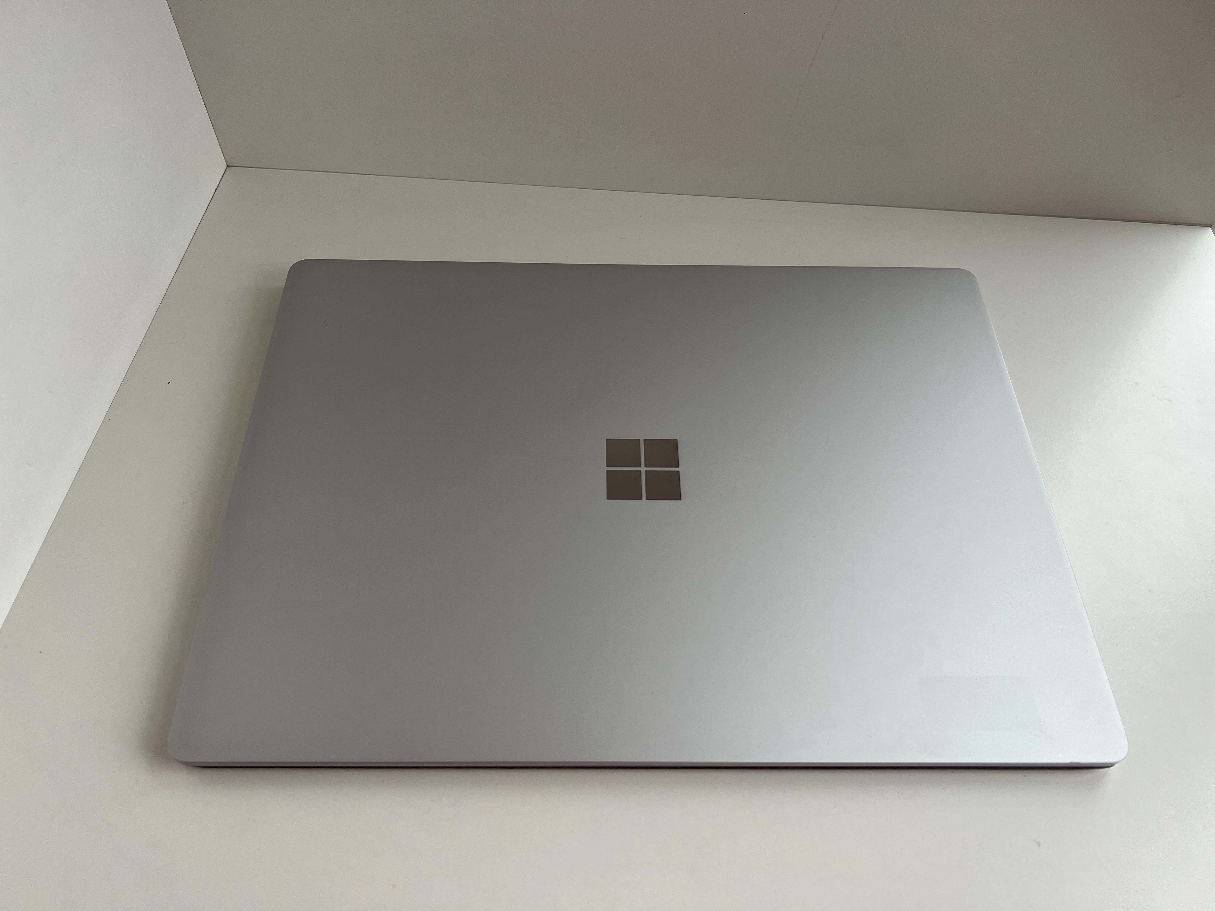Ноутбук 
Microsoft Surface Laptop i5 8Gb 256Gb