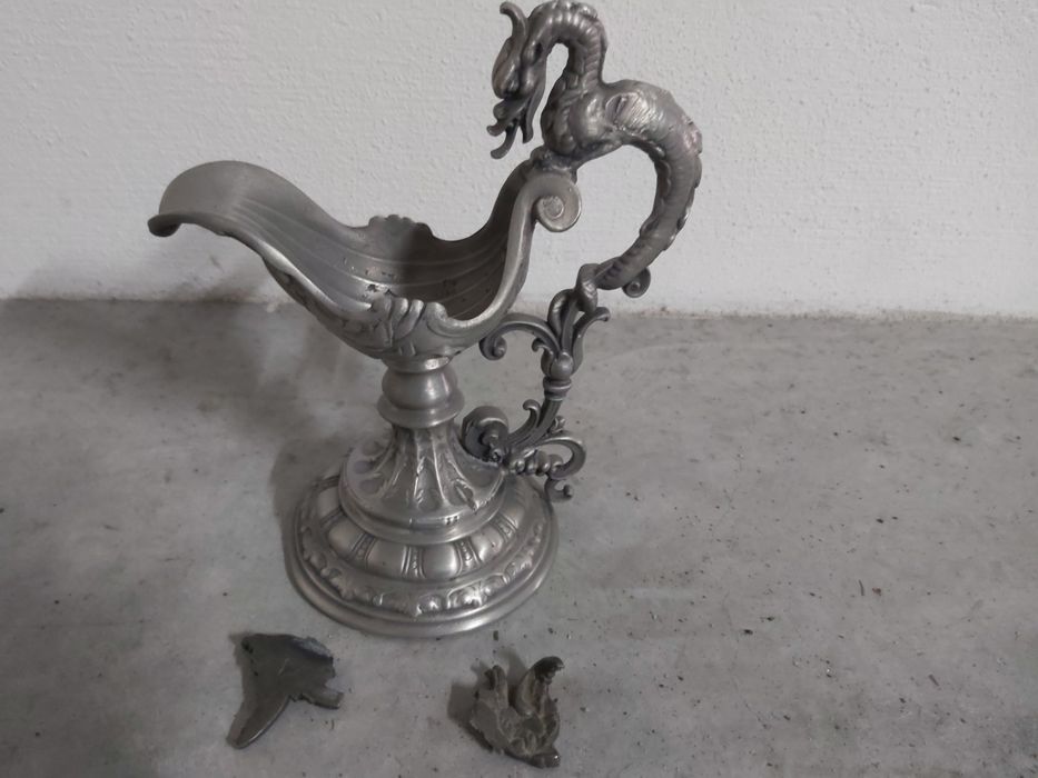 Vendo peça decorativa, tipo jarra ou taça