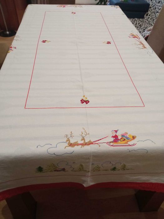 toalha de natal bordada a ponto de cruz
