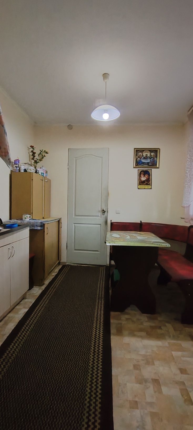 Продаж будинку  з окремим подвір'ям .