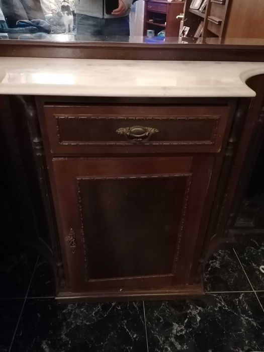 Móvel de entrada com espelho e base em mármore, 50 euros