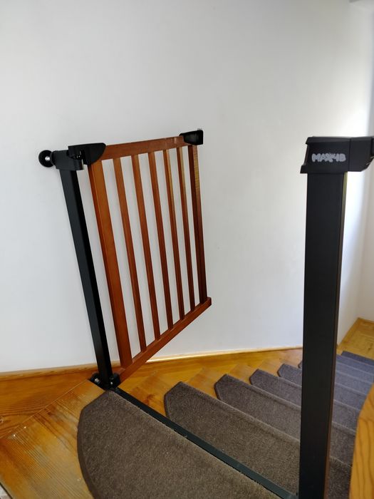 Bramka zabezpieczająca na schody szeroka
