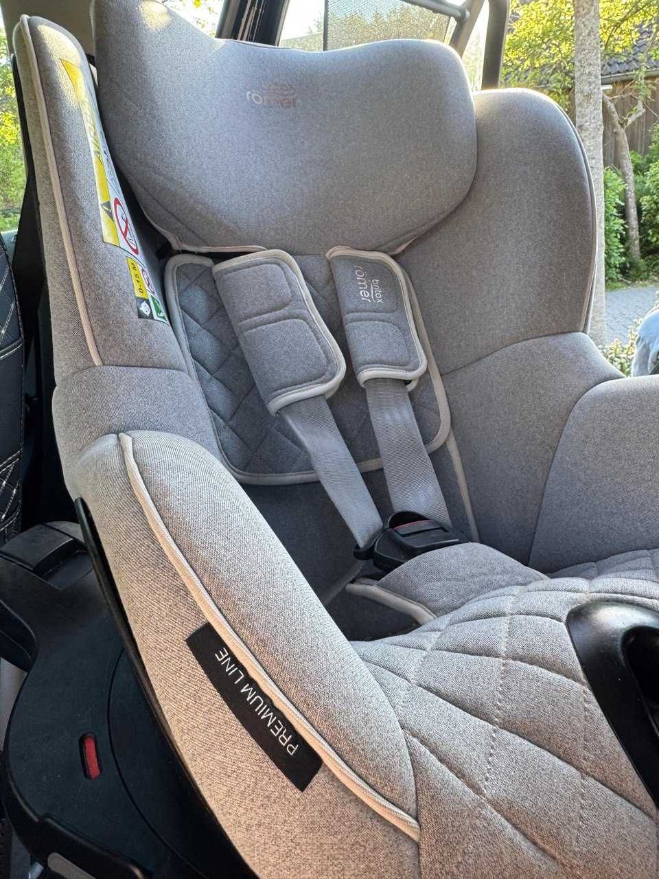Автокрісло Britax romer dualfix m i-size
