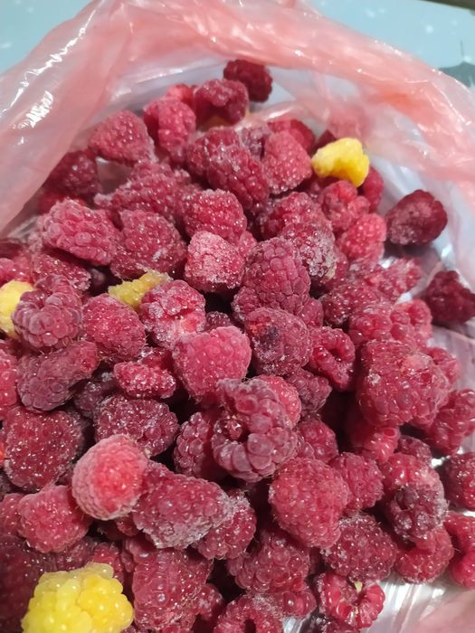 Продам заморожені ягоди малини, малина+ожина.170грн 1кг