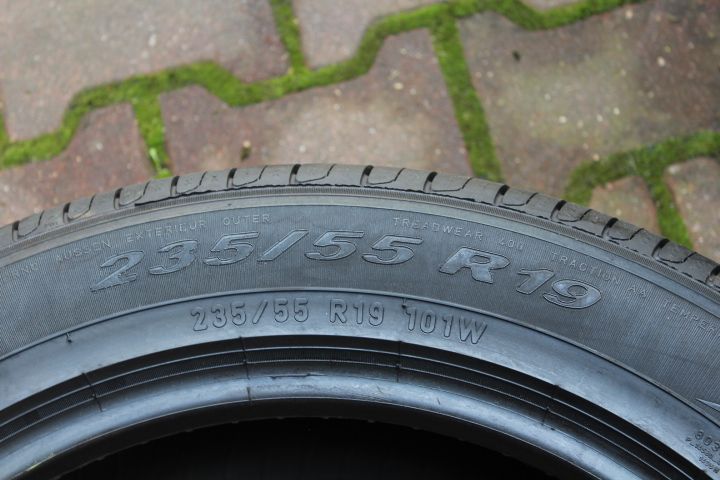 235 55 r19 pirelli