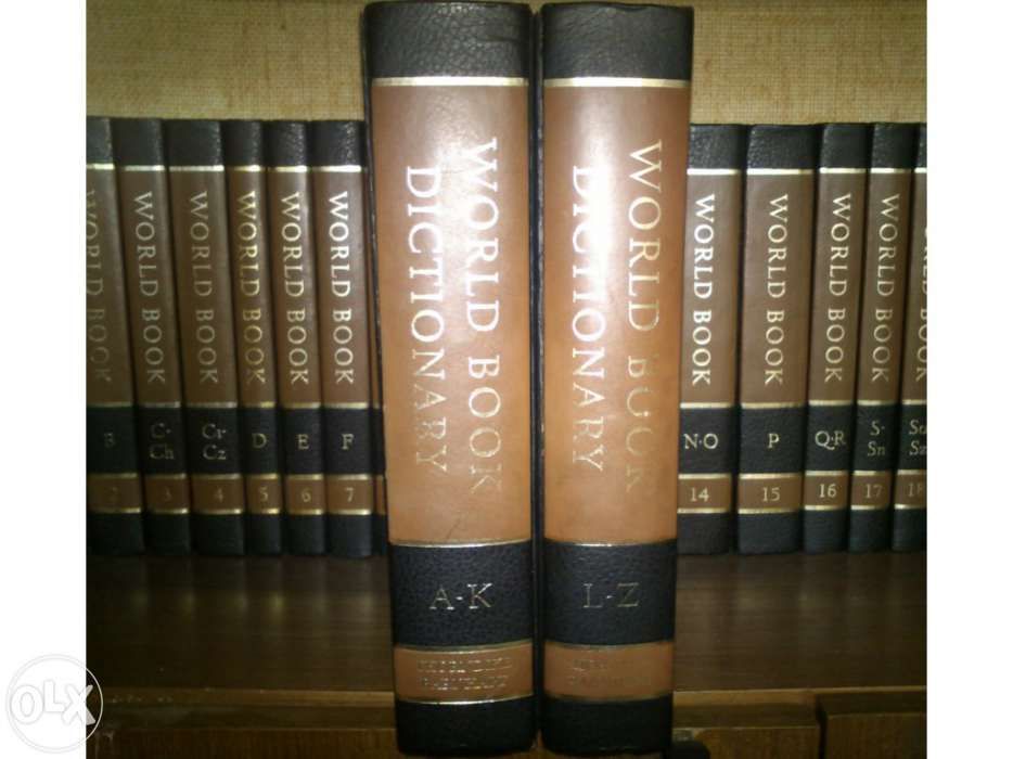 Colecção com enciclopédia, dicionário e outros em Inglês