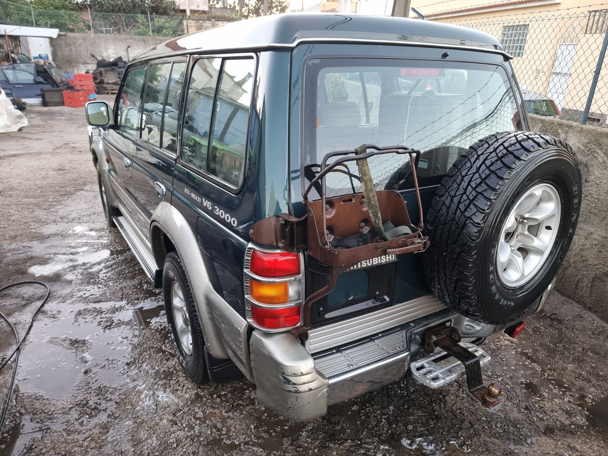 Mitsubishi Pajero 3.0 v6 para vender as peças